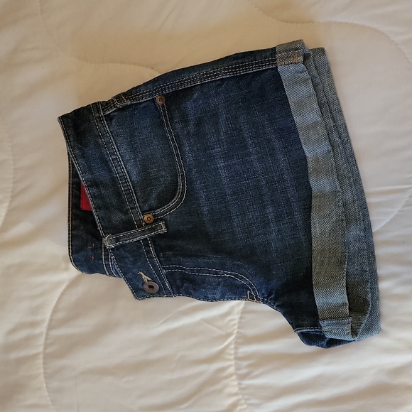 Express Dark Demi Short with cuffed - Picture 3 of 4